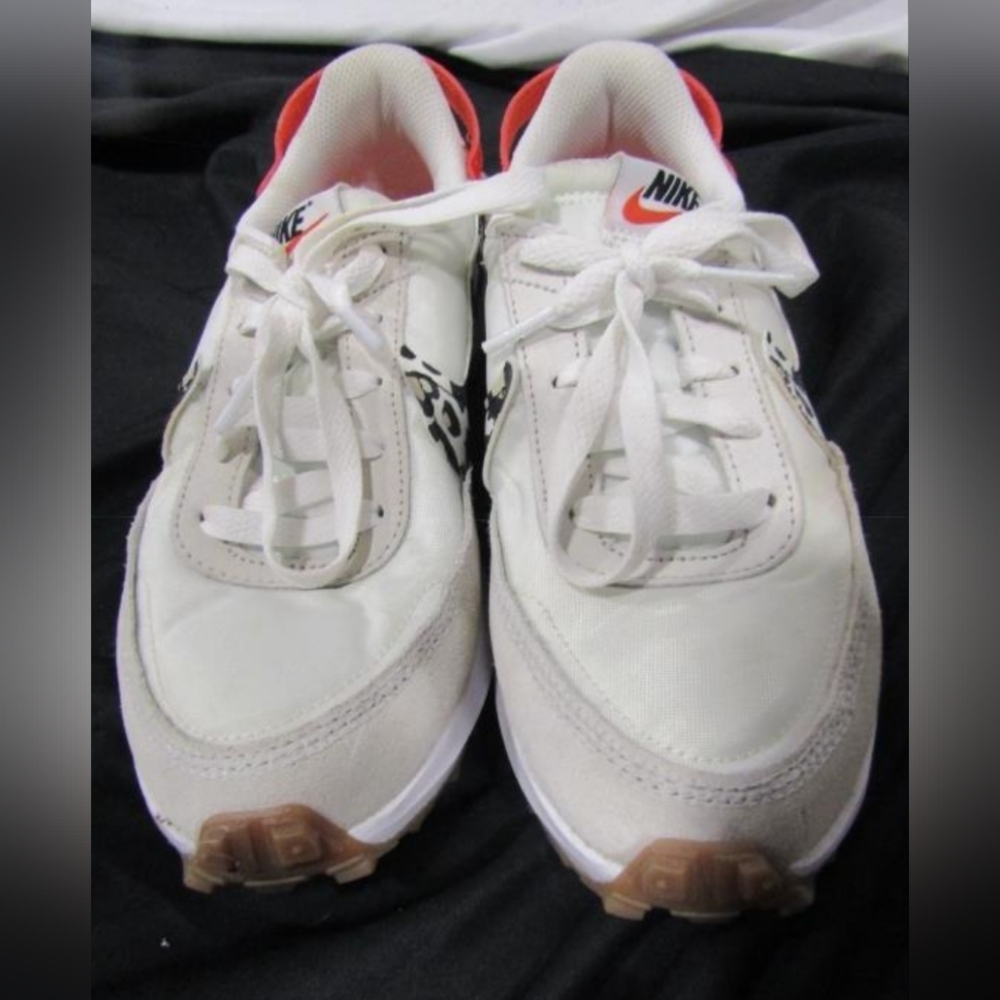 Nike Waffle Debut White Team Orange Leopard Sneakers Size 6.5 Like New - Picture 5 of 9